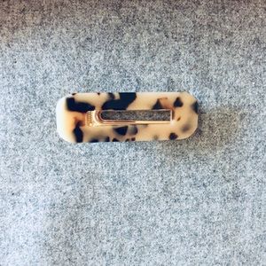 Tortoiseshell large hair clip free w purchase